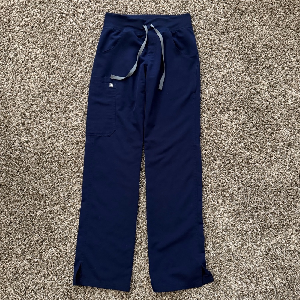 Navy Figs Kade Cargo Scrub Pants size XXS
